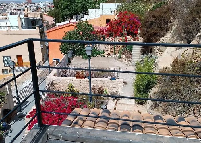 Comfortable House With Sea View In + Garden